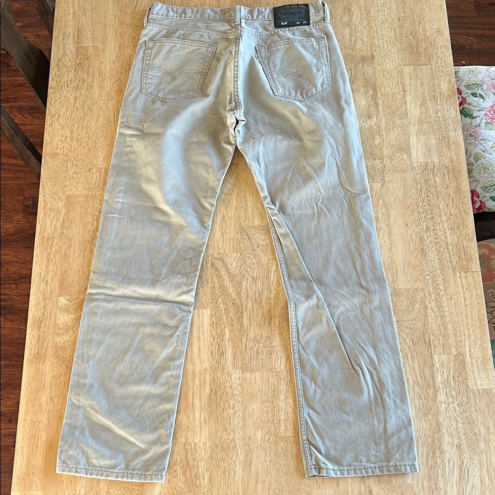 Khaki Levi jeans